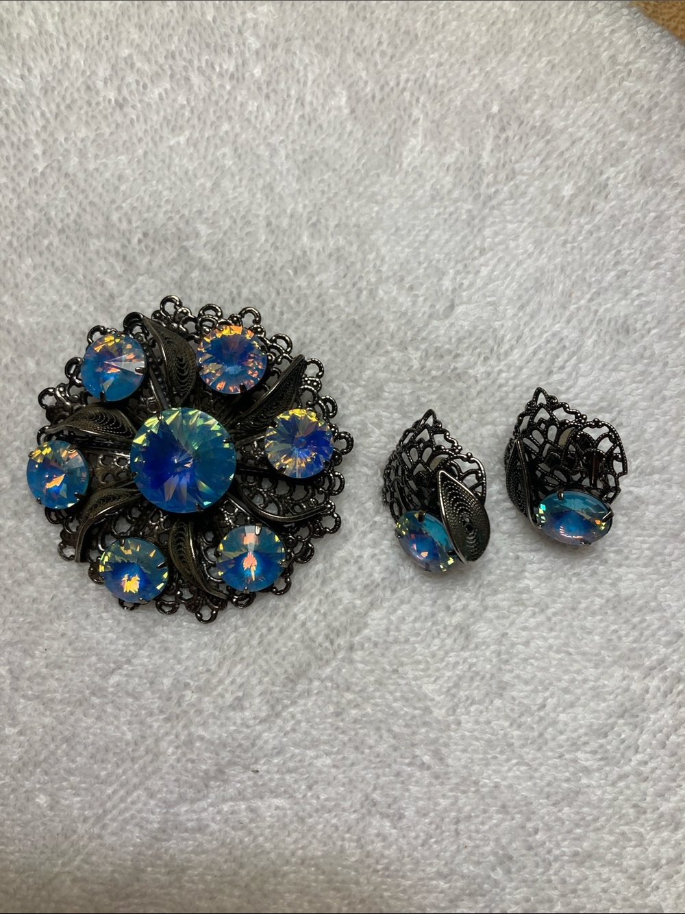 Vintage Blue Aurora Crystal Brooch and Clip-On Earrings Set